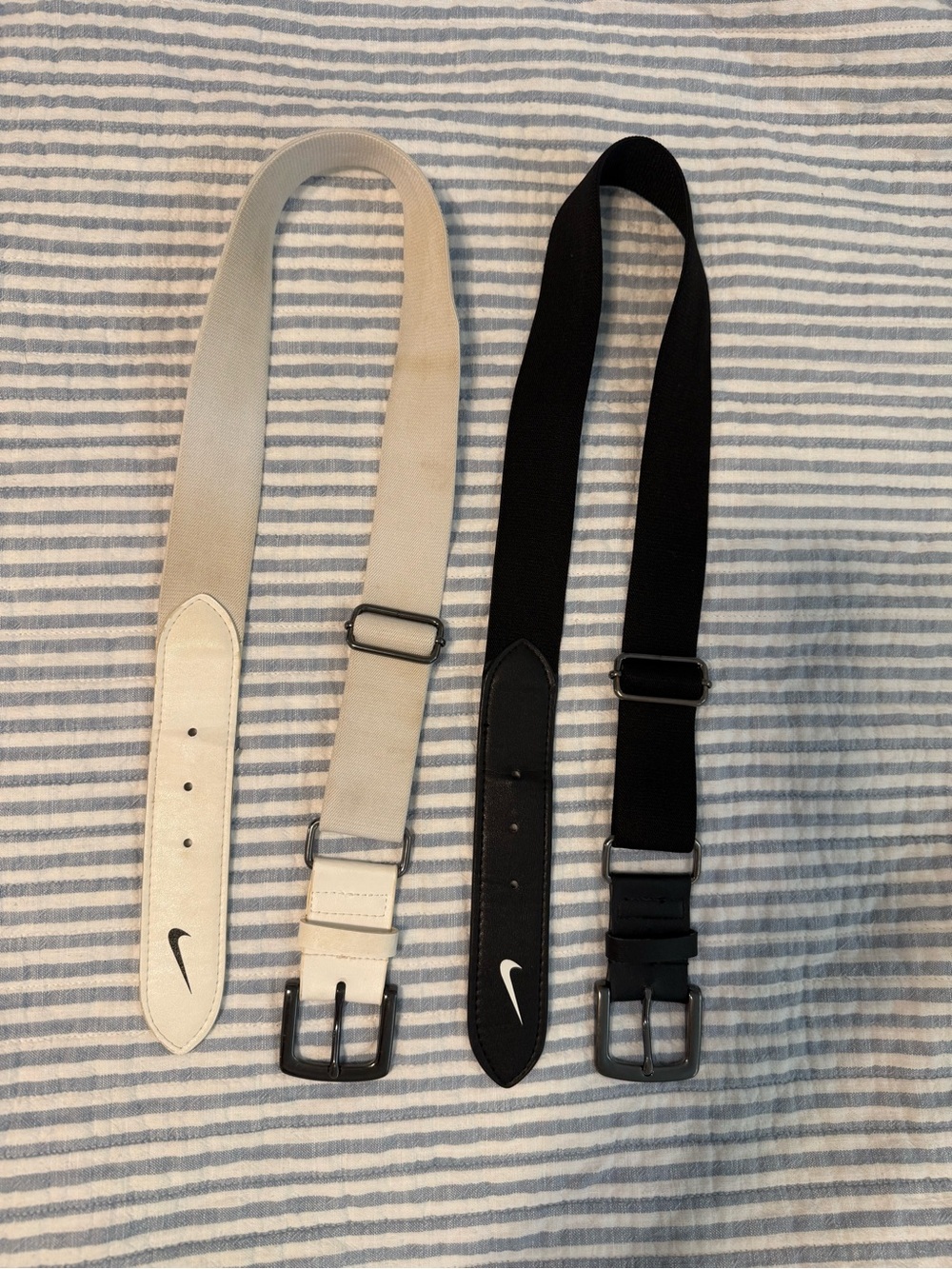Nike Women’s Softball belts in Black and White - Pair